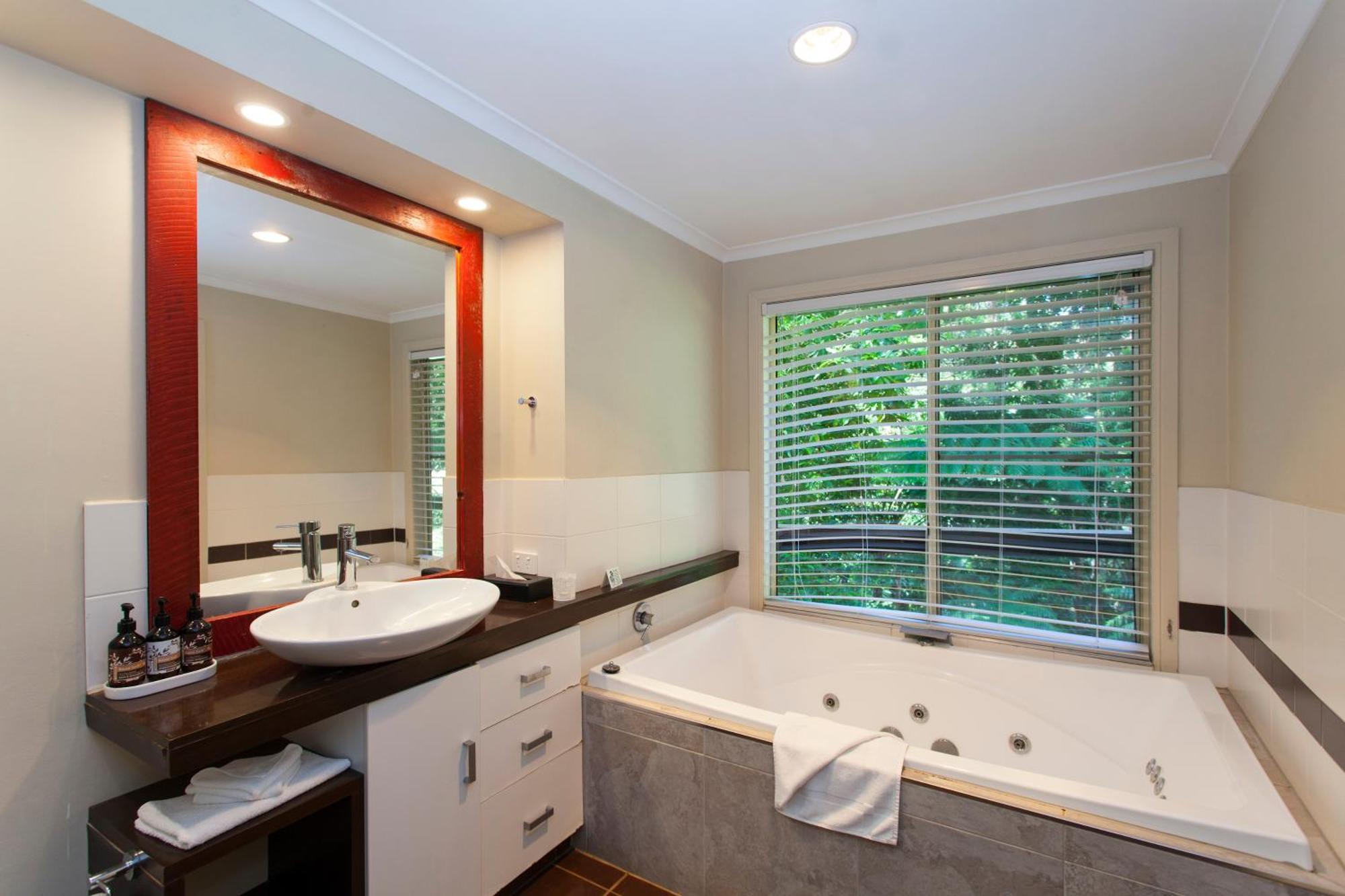 Songbirds Rainforest Retreat Mount Tamborine Exterior photo